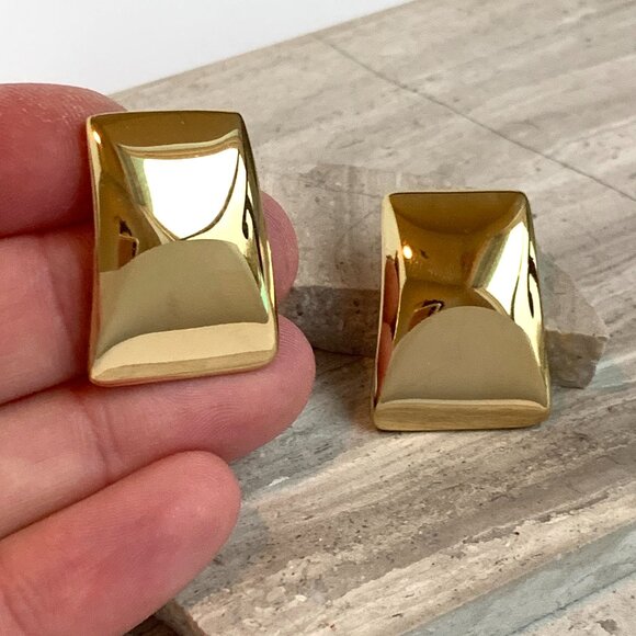NEW~ Anthropologie Gold Rectangle Metal Post Earrings - Picture 5 of 6